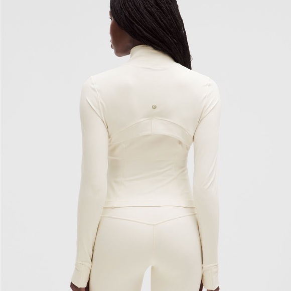 Define Cropped Jacket Nulu Light Ivory and Gold Lululemon - Picture 4 of 4